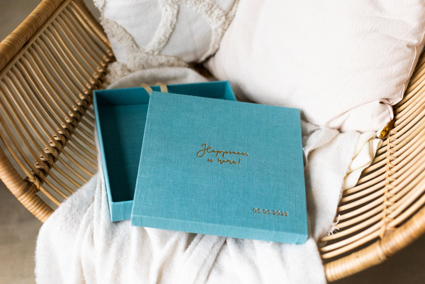 Standard Linen Album Box With Embossing